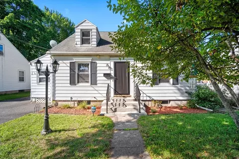 Exterior - 216 Windemere St, Springfield, MA 01104 photo 1 of 5