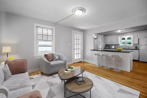 Living - 216 Windemere St, Springfield, MA 01104 photo 1 of 4