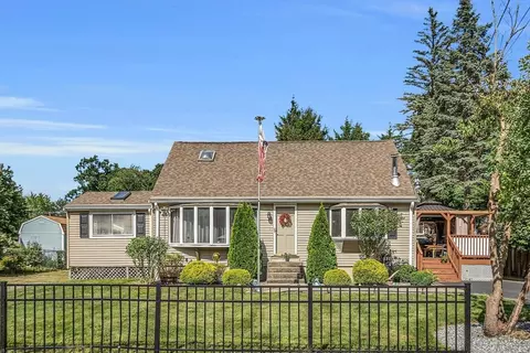 113 Walnut Rd, Tewksbury, MA 01876