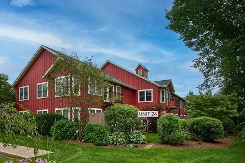 24 Myers Farm Ln #24, Greenfield, MA 01301