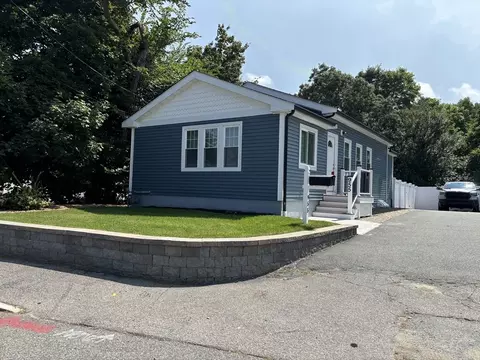 955 Centre St, Brockton, MA 02302
