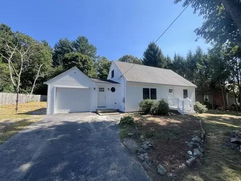5 Squire Ln, Bellingham, MA 02019