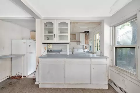 Kitchen - 3 Colonial St, Gloucester, MA 01930 photo 6 of 7