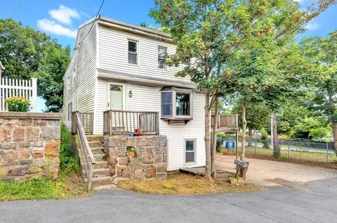 Exterior - 3 Colonial St, Gloucester, MA 01930 photo 2 of 8