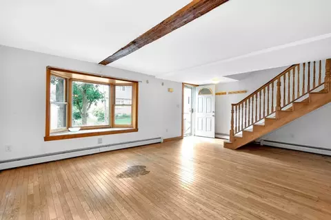 Living - 3 Colonial St, Gloucester, MA 01930 photo 6 of 9