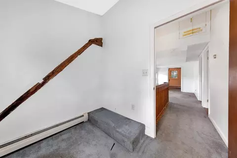 Entry Way - 3 Colonial St, Gloucester, MA 01930 photo 2 of 2