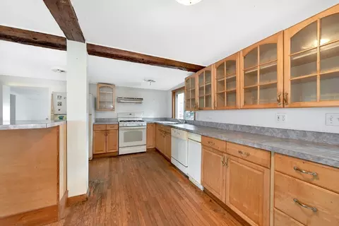 Kitchen - 3 Colonial St, Gloucester, MA 01930 photo 5 of 7