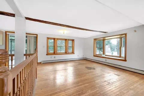 Living - 3 Colonial St, Gloucester, MA 01930 photo 3 of 9