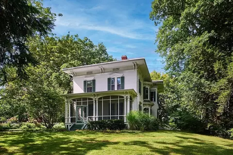 108 Lessey St, Amherst, MA 01002
