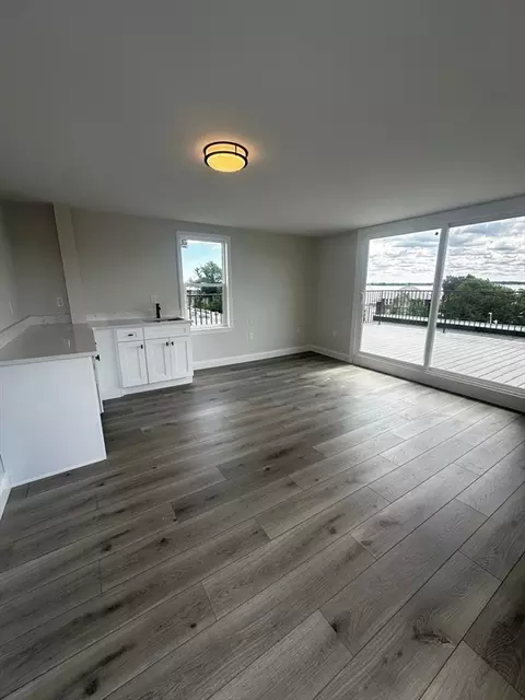 800 E Seventh #PH, Boston, MA 02127 photo 35