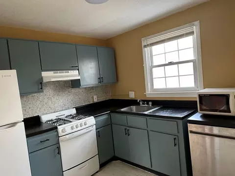 Kitchen - 483 Cold Spring Ave #2A, West Springfield, MA 01089 photo 2 of 5