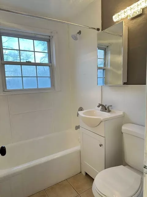 Bath - 483 Cold Spring Ave #2A, West Springfield, MA 01089 photo 1 of 2