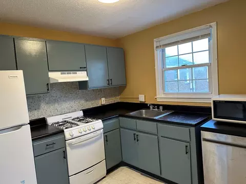 Kitchen - 483 Cold Spring Ave #2A, West Springfield, MA 01089 photo 5 of 5