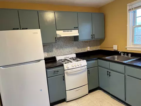 Kitchen - 483 Cold Spring Ave #2A, West Springfield, MA 01089 photo 3 of 5