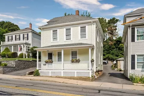 39 Cherry St, Plymouth, MA 02360