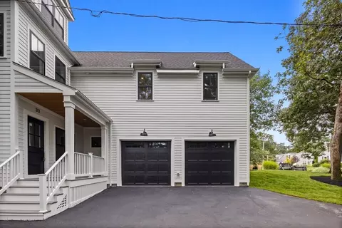 Exterior - 33 Smith Rd, Hingham, MA 02043 photo 5 of 6