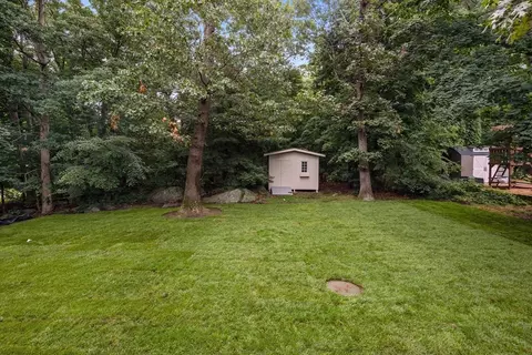 Exterior - 33 Smith Rd, Hingham, MA 02043 photo 3 of 6