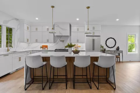 Kitchen - 33 Smith Rd, Hingham, MA 02043 photo 2 of 4
