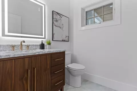 Bath - 33 Smith Rd, Hingham, MA 02043 photo 1 of 7