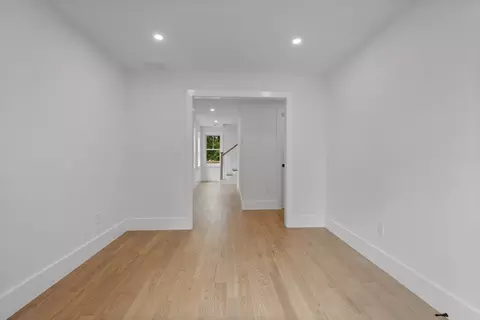 Entry Way - 33 Smith Rd, Hingham, MA 02043 photo 3 of 4
