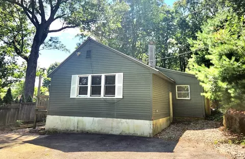180 N Main St, Uxbridge, MA 01569