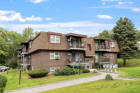 700 Robbins Ave #24, Dracut, MA 01826