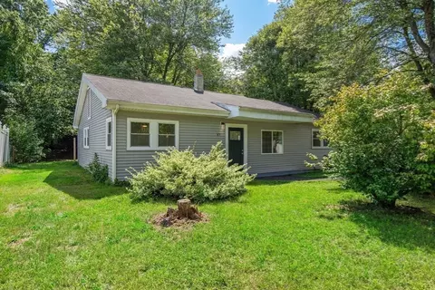 Exterior - 87 Vincent St, Springfield, MA 01129 photo 13 of 13