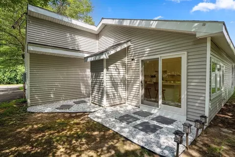 Exterior - 87 Vincent St, Springfield, MA 01129 photo 2 of 13