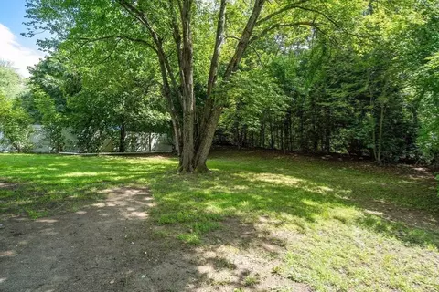 Exterior - 87 Vincent St, Springfield, MA 01129 photo 9 of 13