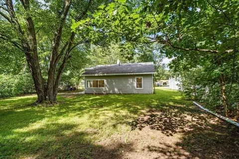 Exterior - 87 Vincent St, Springfield, MA 01129 photo 6 of 13