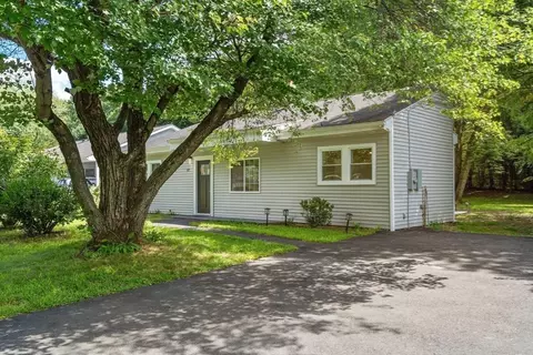 Exterior - 87 Vincent St, Springfield, MA 01129 photo 11 of 13