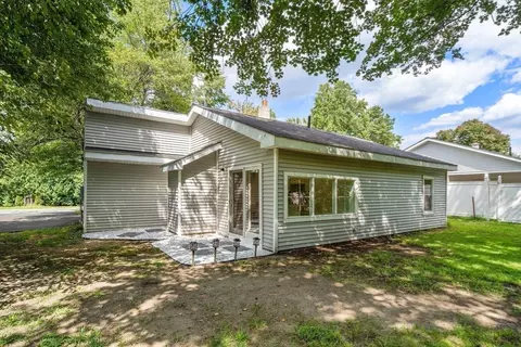 Exterior - 87 Vincent St, Springfield, MA 01129 photo 8 of 13