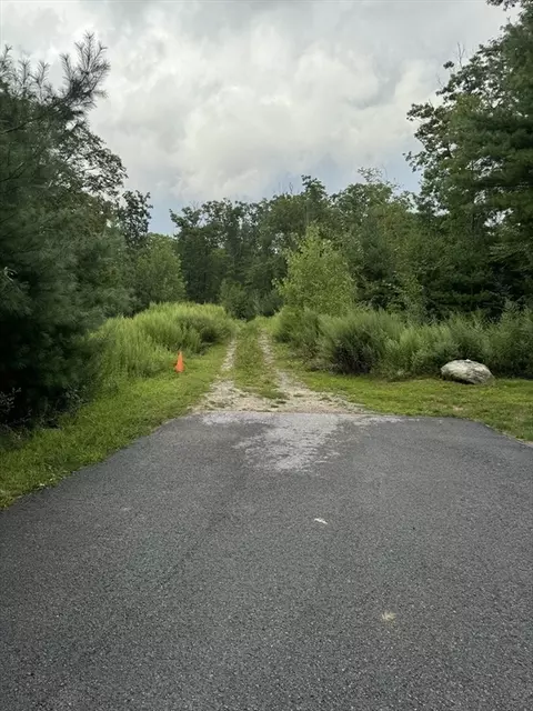225 Manchaug Rd, Sutton, MA 01590 photo 4