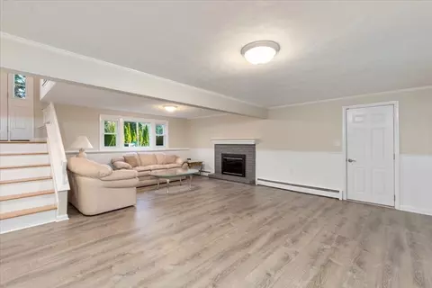 Living - 25 Delaware Ave, Danvers, MA 01923 photo 2 of 6