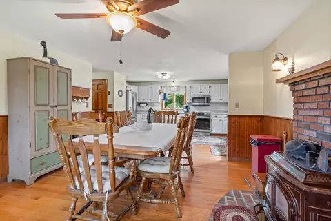 Dining - 40 Mendon St, Upton, MA 01568 photo 3 of 4