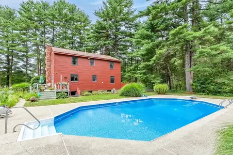 Exterior - 40 Mendon St, Upton, MA 01568 photo 3 of 12