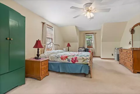 Bedroom - 40 Mendon St, Upton, MA 01568 photo 4 of 7