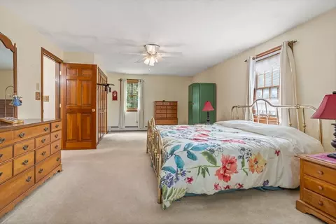 Bedroom - 40 Mendon St, Upton, MA 01568 photo 3 of 7