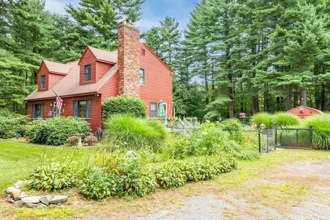 Exterior - 40 Mendon St, Upton, MA 01568 photo 6 of 12