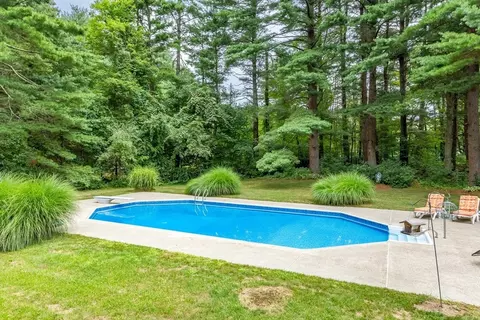 Exterior - 40 Mendon St, Upton, MA 01568 photo 4 of 12