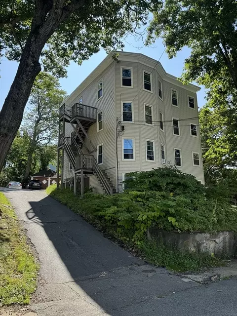 117 Greenwood St, Gardner, MA 01440 - Movoto