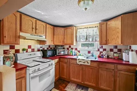 242 Washington St, Fall River, MA 02721 photo 9