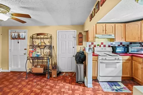 242 Washington St, Fall River, MA 02721 photo 11