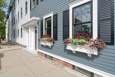 329 Bunker Hill St, Boston, MA 02129