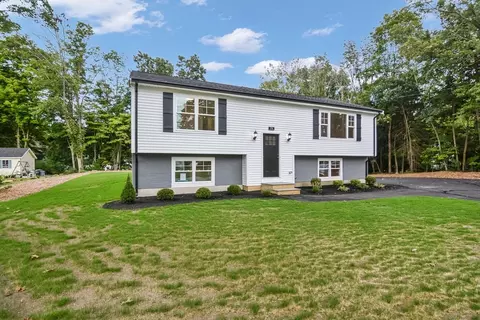 176 Shores St, Taunton, MA 02780
