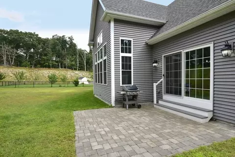 2 Ava Ln, Millis, MA 02054 photo 5