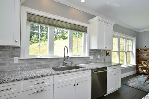 2 Ava Ln, Millis, MA 02054 photo 9
