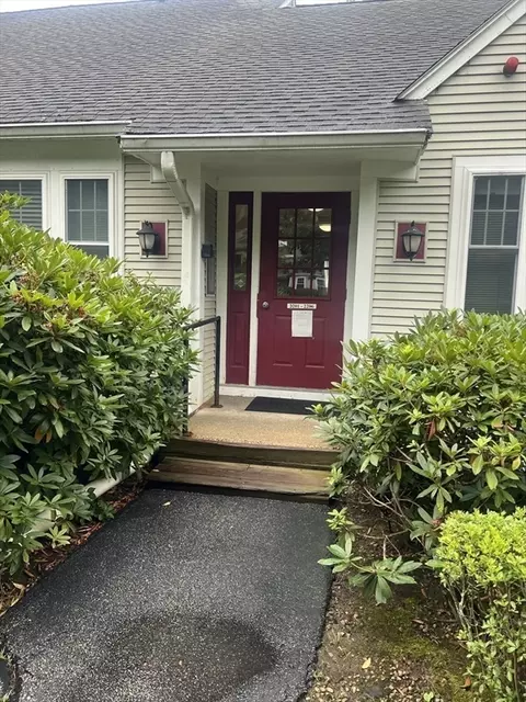 2205 Halcyon Dr #2-205, Worcester, MA 01606