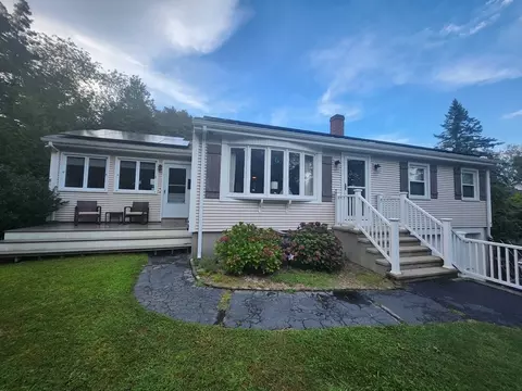 529 Wood St, Swansea, MA 02777