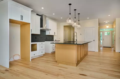 230 Hendrick, Easthampton, MA 01027 photo 5